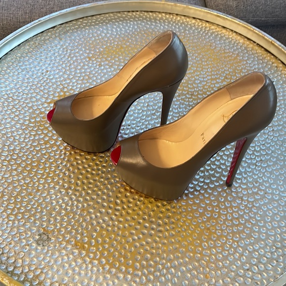 christian louboutin brown highness kid platform pumps - Picture 2 of 12